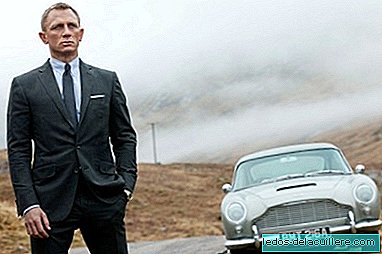 007 aussi porte: les parents réagissent à la moquerie de Daniel Craig pour le portage de leur fille