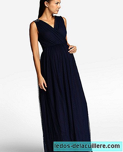 6 long maternity dresses to be the most elegant guest