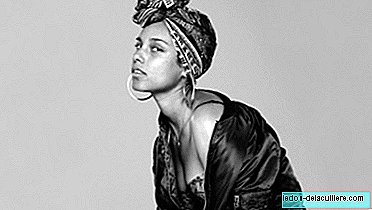 Alicia Keys claims natural beauty by showing her mother's stretch marks on Instagram