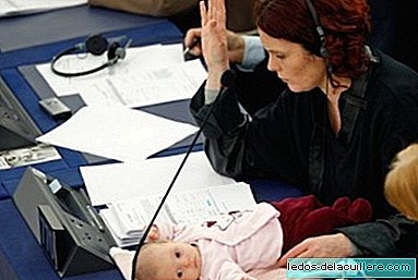 Australië staat parlementsleden toe hun baby's borstvoeding te geven of flesvoeding te geven in de behuizing