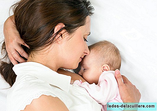 How to reduce the bottles of artificial milk that the baby takes because breastfeeding did not start well?