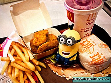 Koop een Happy Meal en open het zes jaar later om de wereld te laten zien wat er gebeurt met McDonald's eten