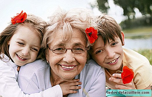 العيش مع الأجداد في مرحلة الطفولة ، يساعد على تجنب ظهور التحيزات تجاه كبار السن