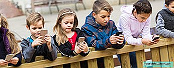 When to buy the first mobile to children: clues to get it right and teach them to use it well