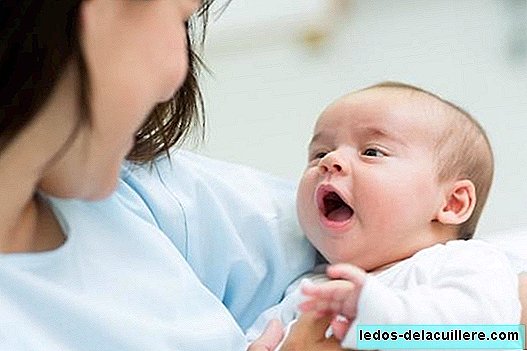 When the baby's first smile arrives and why it is important to correspond