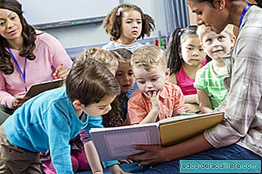 When we leave our child the first few days in nursery school: what happens inside the classroom?