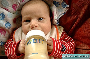 Bình sữa mà chúng ta chuẩn bị cho em bé càng lớn thì thừa cân càng lớn