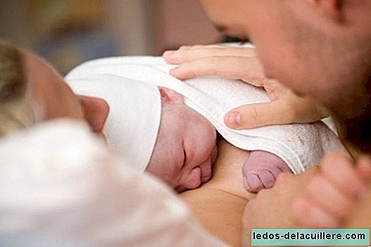 كلما زاد مشاركة الأب في الحمل ، زاد احتمال أن تكون الولادة طبيعية