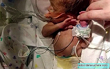 The emotional "hugs club" that has helped a premature baby get ahead