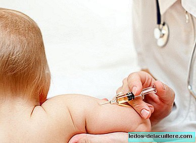 The pediatrician who uses the art of distraction so babies don't find out about vaccinations