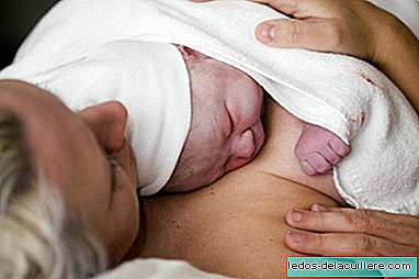 Huid met huid is geen "absurde moderniteit", het is erg belangrijk voor moeder en baby