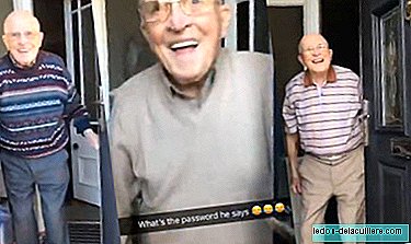 The tender viral video of the grandfather who receives his granddaughter with a big smile every time he visits