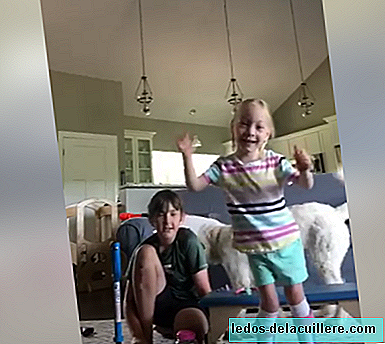 "Jeg går!": Den overfylte gleden til en jente med cerebral parese som tar sine første skritt, vil begeistre deg