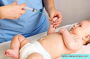The Community of Madrid modifies its vaccination calendar by reducing the number of punctures to the baby without changing its protection