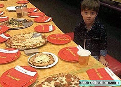 The bleak image of a six-year-old boy alone on his birthday: he invited 32 children and none appeared