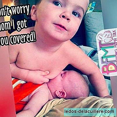 The last photo of the controversy: the boy who wants to breastfeed his little brother
