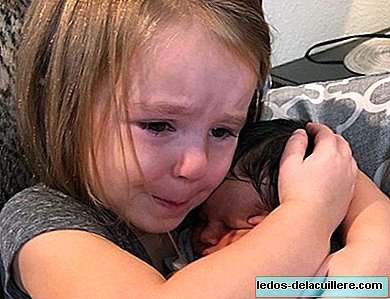 The most tender reaction of a girl to meet her newborn cousin