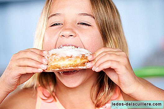 A OCU exige uma regulamentação específica da publicidade de alimentos infantis como medida para combater a obesidade