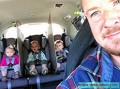 Soluția unui tată pentru a pune capăt luptei tripletelor sale în mașină