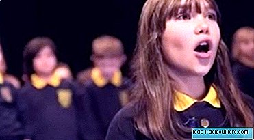 Verzia „Hallelujah“ 10-ročného dievčaťa s autizmom, vďaka ktorému budú vaše vlasy stáť na konci