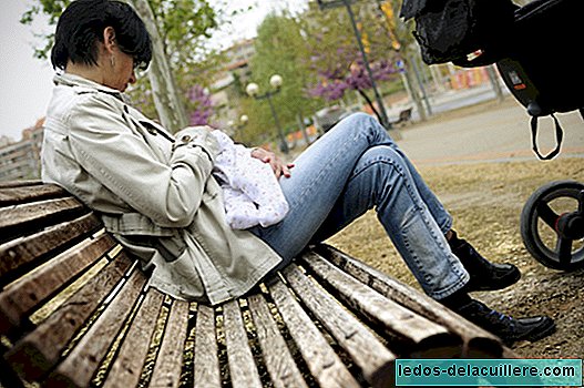 A négy oka annak, hogy a világnak miért kell az anyáknak nyilvános szoptatást végezni (és maguk elfedése nélkül)