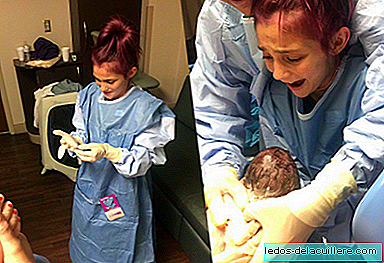 The stunning photos of a 12 year old girl attending the birth of her younger brother