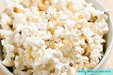 Popcorn is niet voor jonge kinderen: een waarschuwing van een moeder, nadat haar kind er een had opgezogen en een operatie nodig had