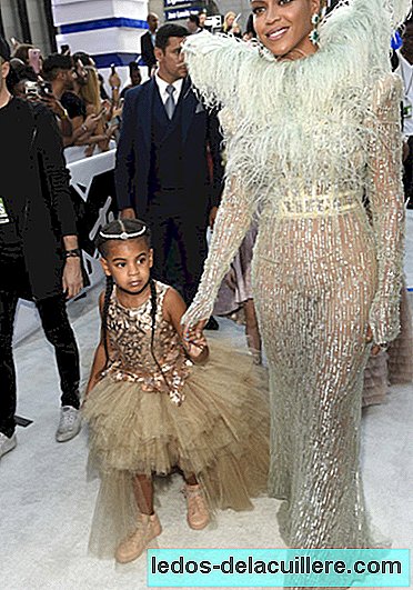 Take a girl to the red carpet? Beyoncé appeared from the hand of her daughter wearing a 9,800 euros suit