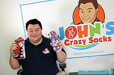 The crazy socks of John, who has Down syndrome, a millionaire and very supportive business that breaks stereotypes