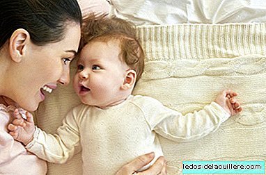 Maintaining eye contact with your baby facilitates communication between the two