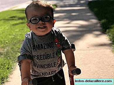 "Regardez Maggie, je marche", la vidéo virale de Roman, un jeune garçon atteint de spina bifida qui fait ses premiers pas