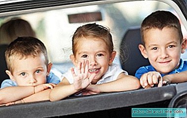Jūs nedrīkstat atstāt bērnu mašīnā, kas novietota stāvvietā jebkurā gada laikā, bet mazāk tomēr vasarā un mazāk Andalūzijā!