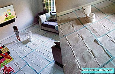 Diaper operation at the highest level: a mother covers the entire floor with soaps "just in case"