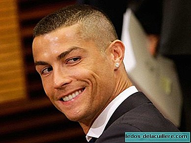 Padre single a tutti i costi: Ronaldo incontra i suoi gemelli Eva e Mateo nati da una pancia in affitto