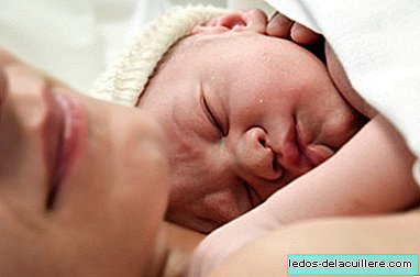 Passing a gauze into the mother's vagina on the face of the baby born by caesarean section could improve her immune system