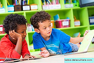 Kenapa kita tidak boleh memaksa kanak-kanak membaca sebelum usia enam tahun: otak mereka tidak bersedia