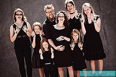 They have six daughters and they wait ... another girl! The original announcement of a family that complains about sexist comments they have to endure