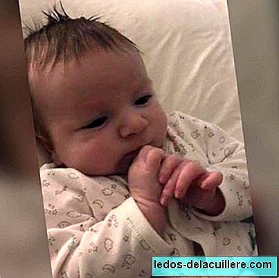 Um bebê de dois meses diz Olá para a mãe e seu vídeo viraliza