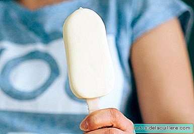 母乳アイスクリーム：赤ちゃんの歯列を落ち着かせる母親のトリック