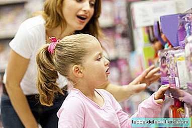Eine schöne Geste: Familien mit Kindern mit Autismus haben eine "ruhige Zeit", um bei Toys R Us einzukaufen