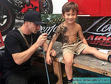 A tattoo artist offers to make temporary tattoos for sick children to give them love and confidence