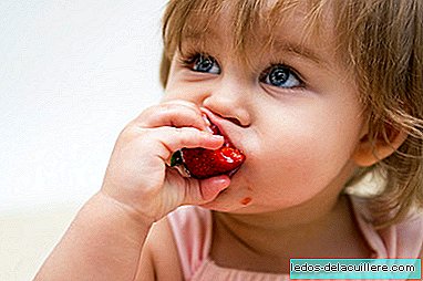 Laba poza ir svarīga, kad mazais sāk ēst vienatnē