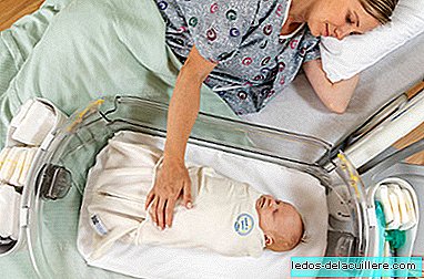 A colecho hospital crib that allows you to be close to your baby at all times