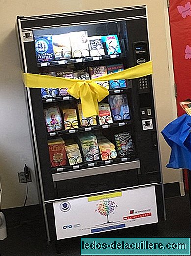 Uma escola instalou uma máquina de venda automática de livros e as crianças adoram!