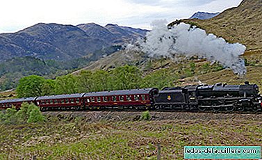 A family is trapped in the highlands of Scotland and is rescued by Hogwarts Express himself