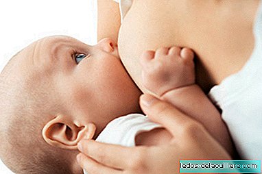 A transgender mother manages to breastfeed her baby exclusively for six weeks