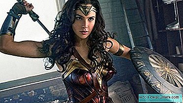 Eine Vorschullehrerin teilt die unglaubliche Reaktion von Mädchen, Wonder Woman zu sehen