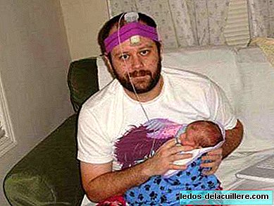 Admirable! A committed father who feeds his baby with a mother's milk supplement