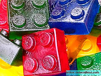 Lego blok sebagai cetakan jelly
