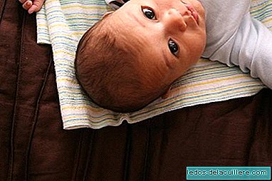 Changer la couche pour le bébé loin de la maison, ce qui à considérer?